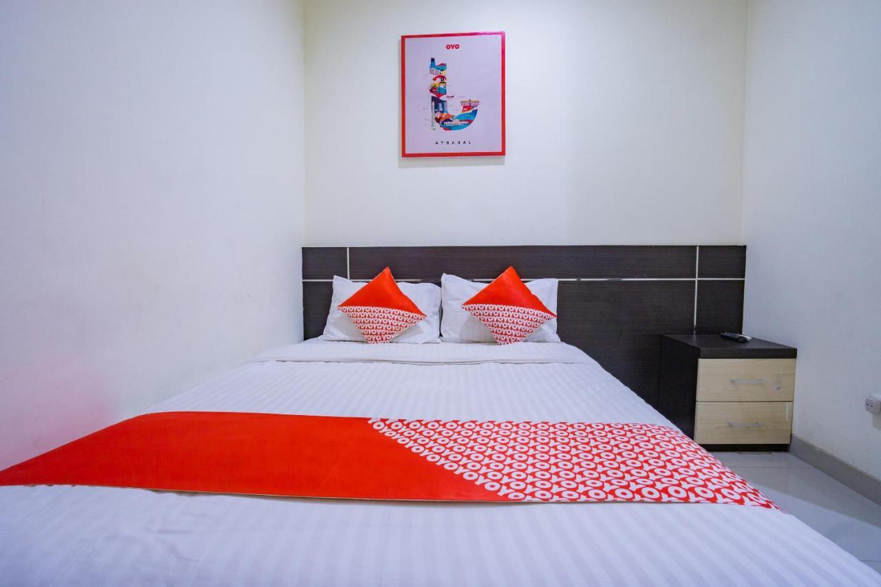 Oyo 2357 Syariah Grand Raudhah Hotel Jakarta Eksteriør billede
