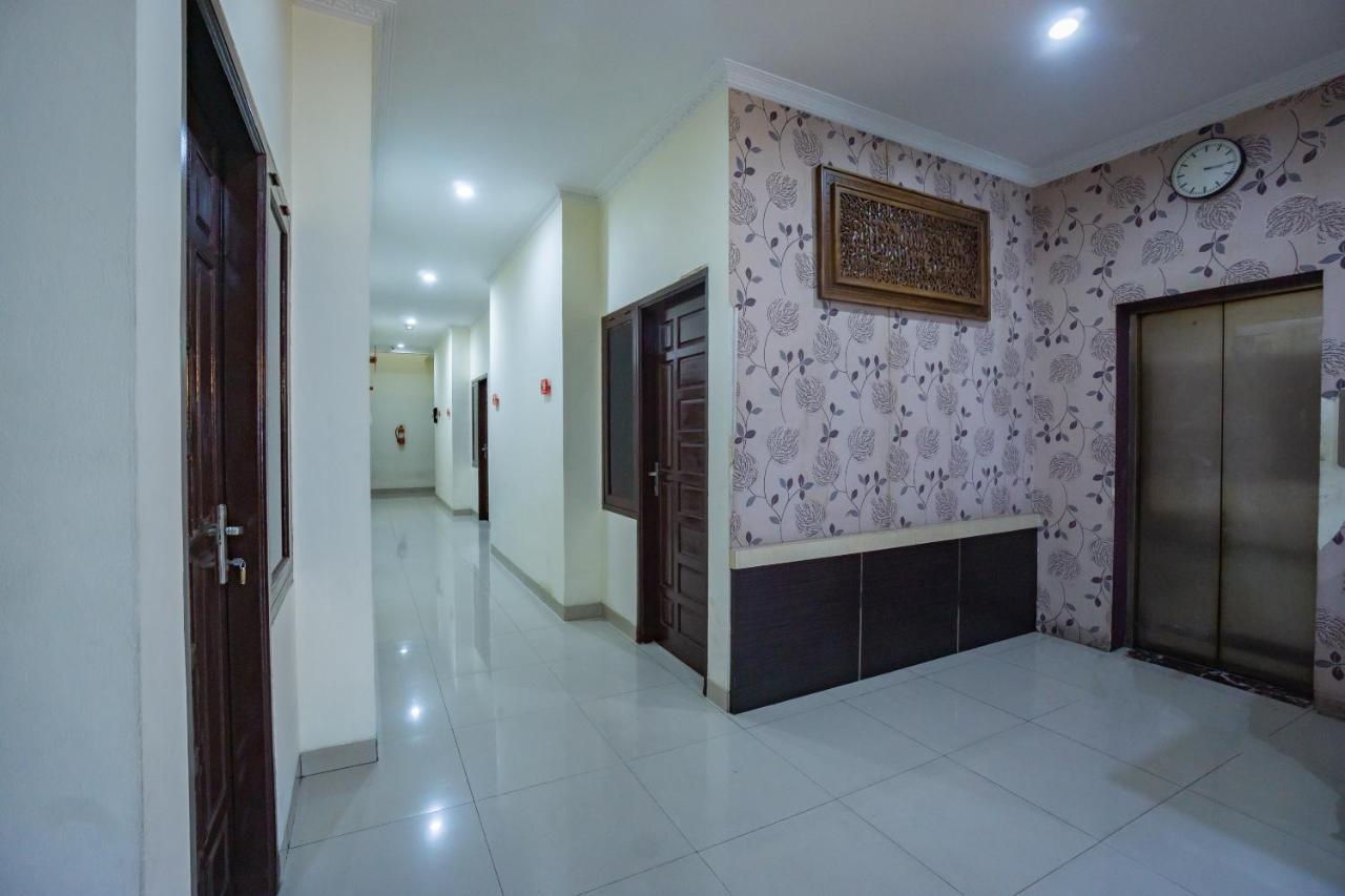 Oyo 2357 Syariah Grand Raudhah Hotel Jakarta Eksteriør billede