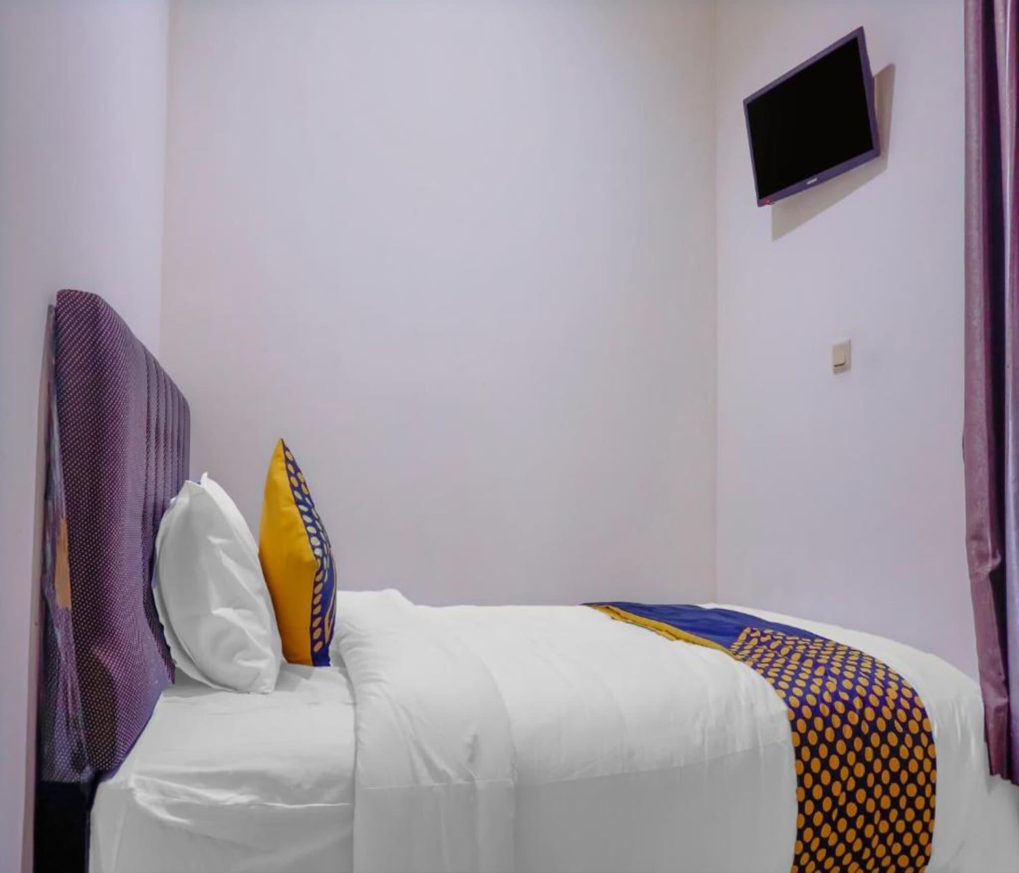 Oyo 2357 Syariah Grand Raudhah Hotel Jakarta Eksteriør billede