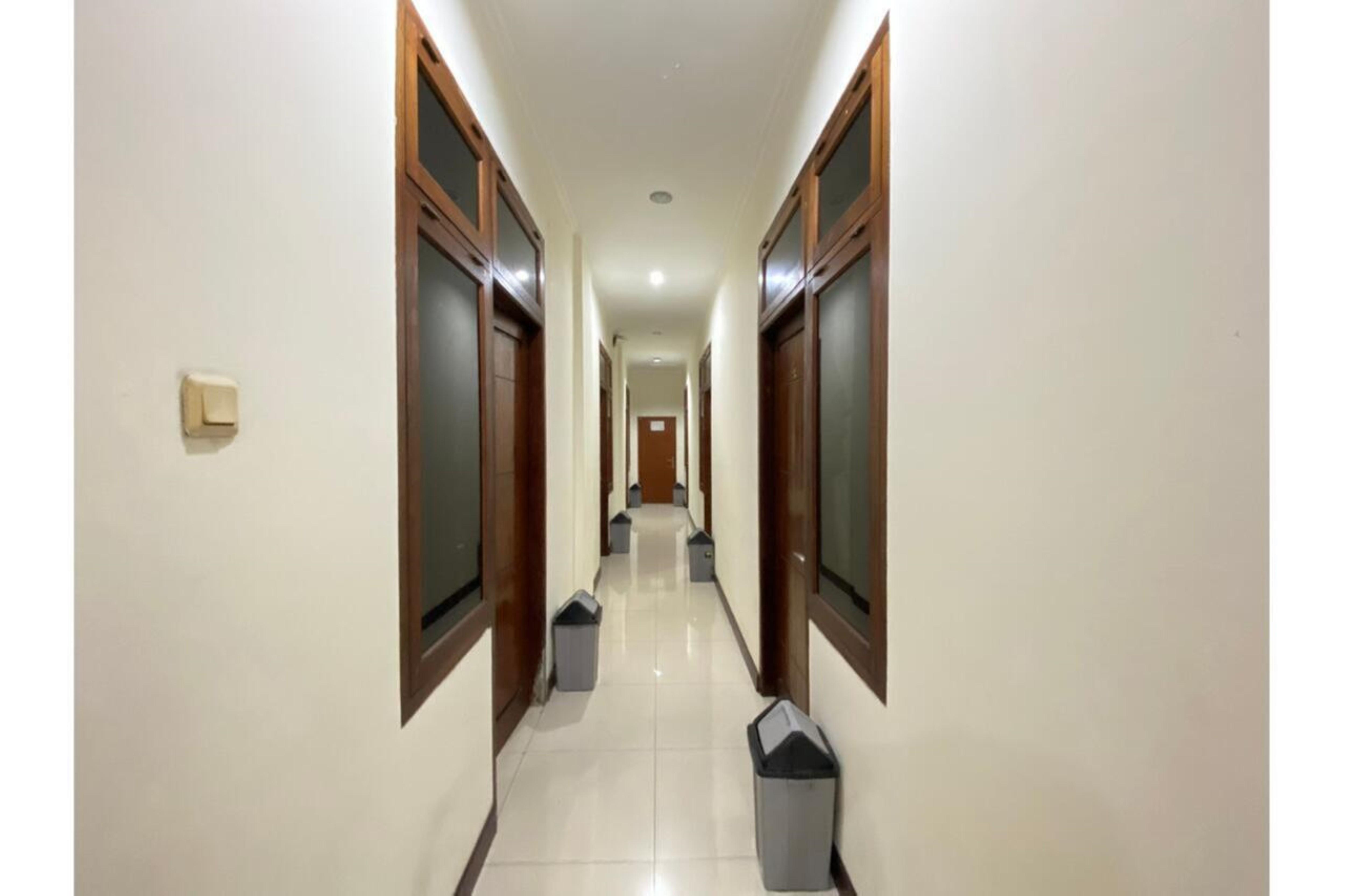 Oyo 2357 Syariah Grand Raudhah Hotel Jakarta Eksteriør billede