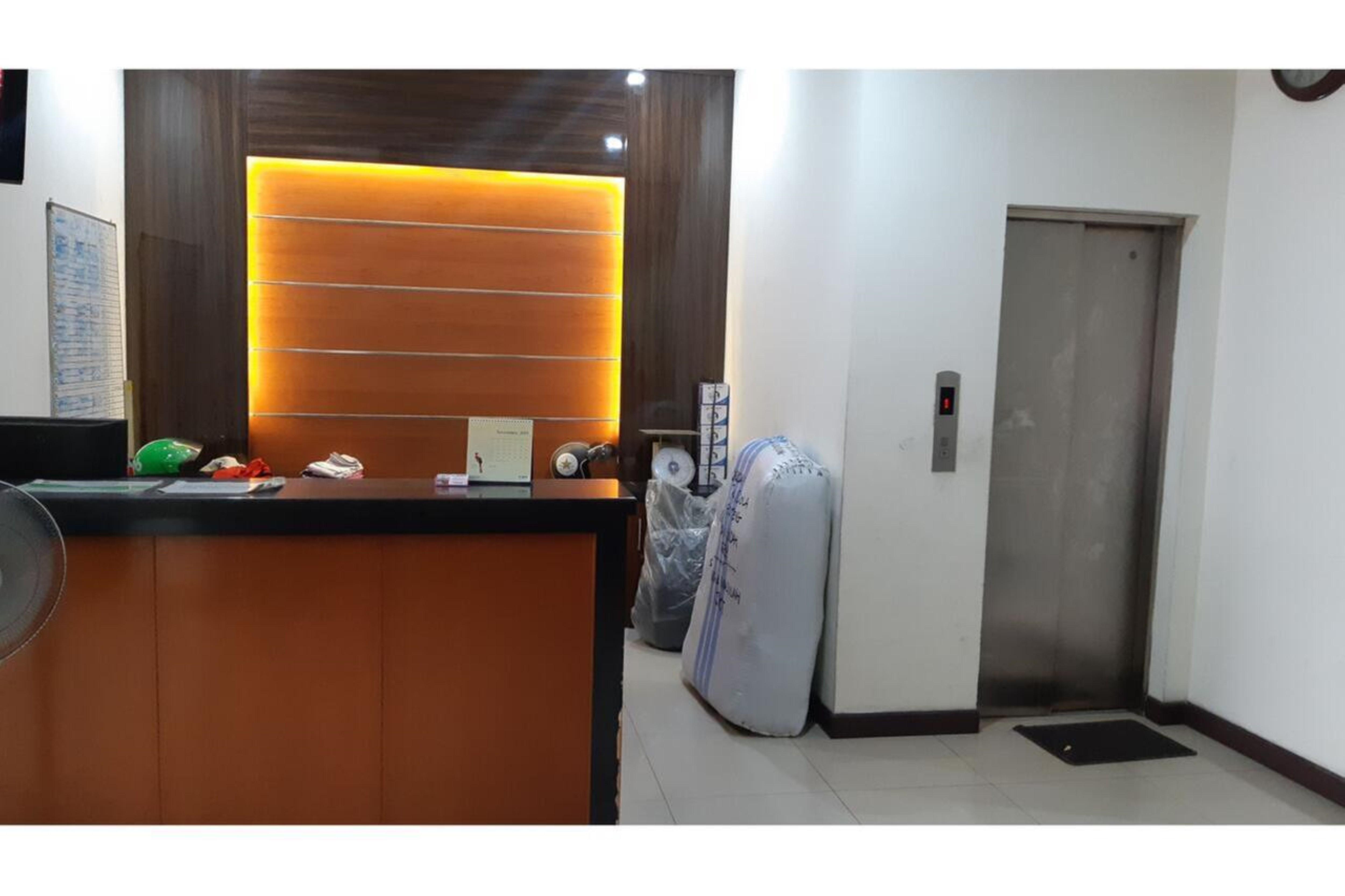 Oyo 2357 Syariah Grand Raudhah Hotel Jakarta Eksteriør billede