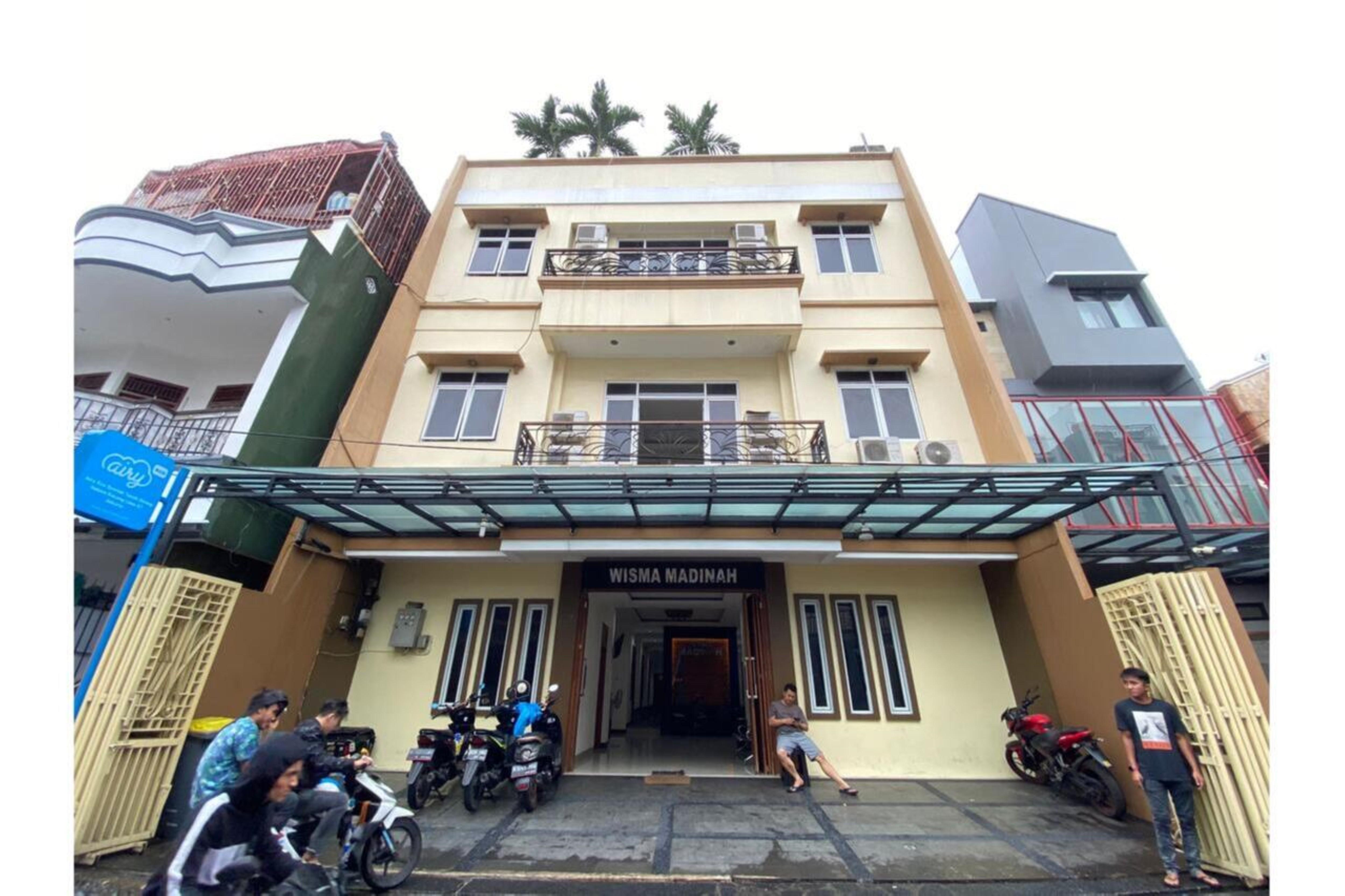 Oyo 2357 Syariah Grand Raudhah Hotel Jakarta Eksteriør billede